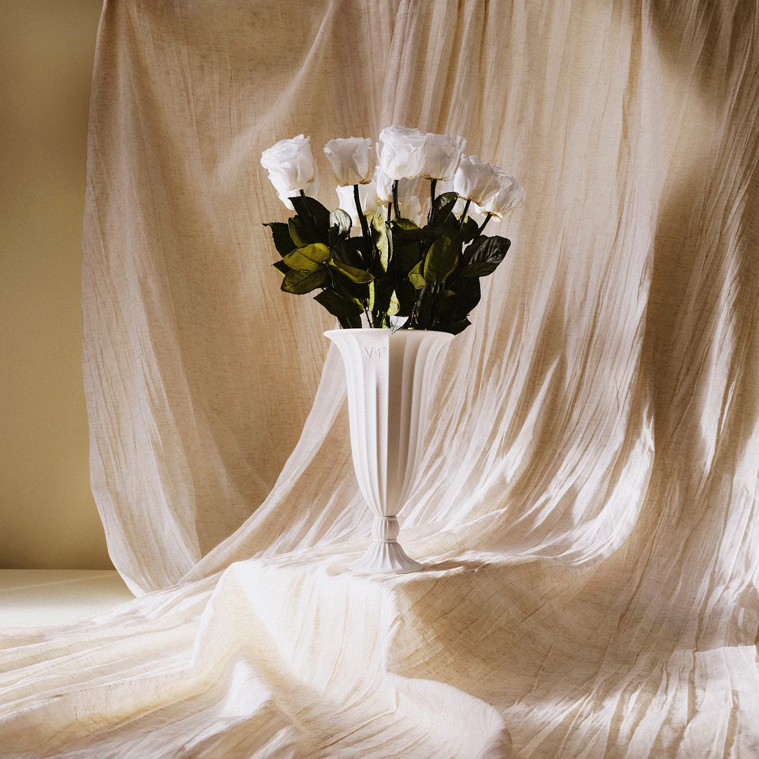 Aphrodite Porcelain Vase - Image 19