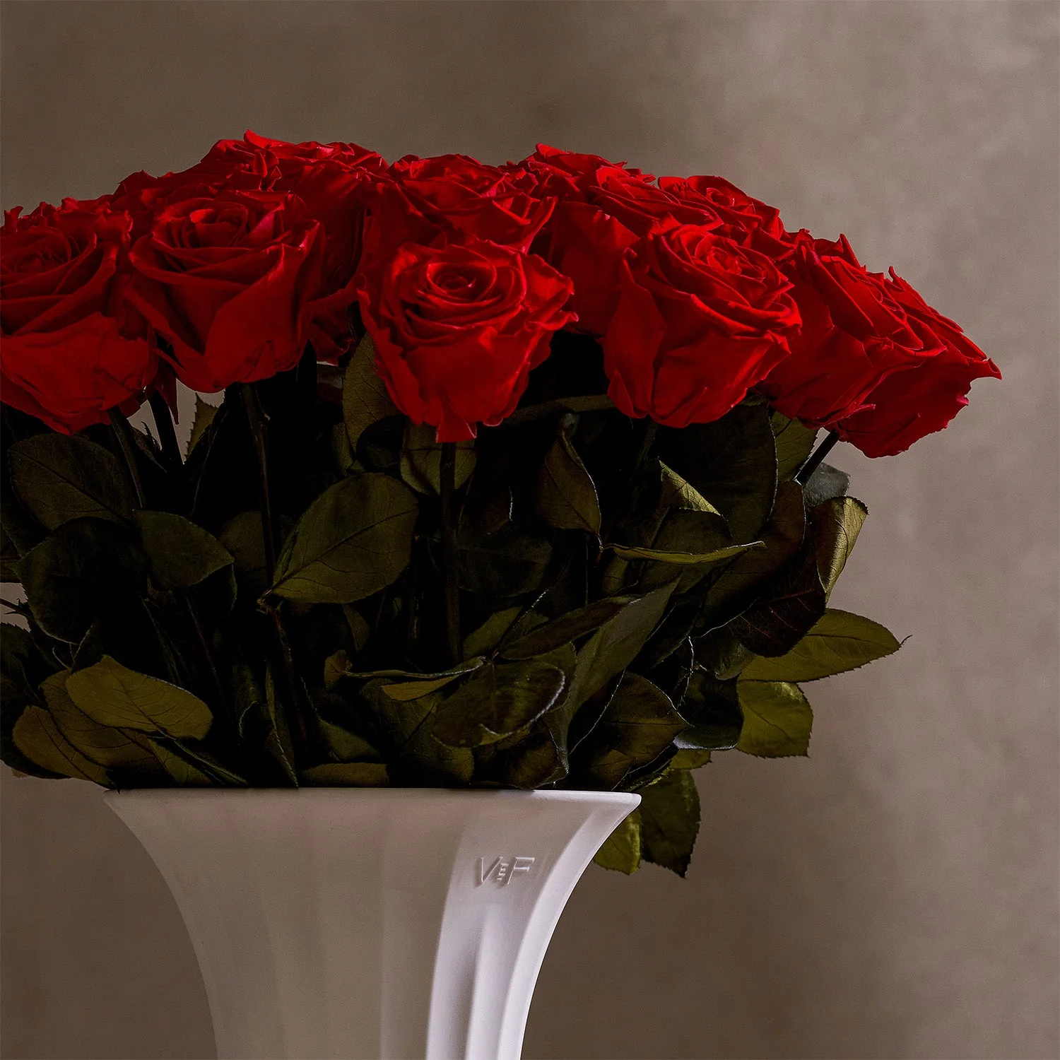 Aphrodite Porcelain Vase - Image 12