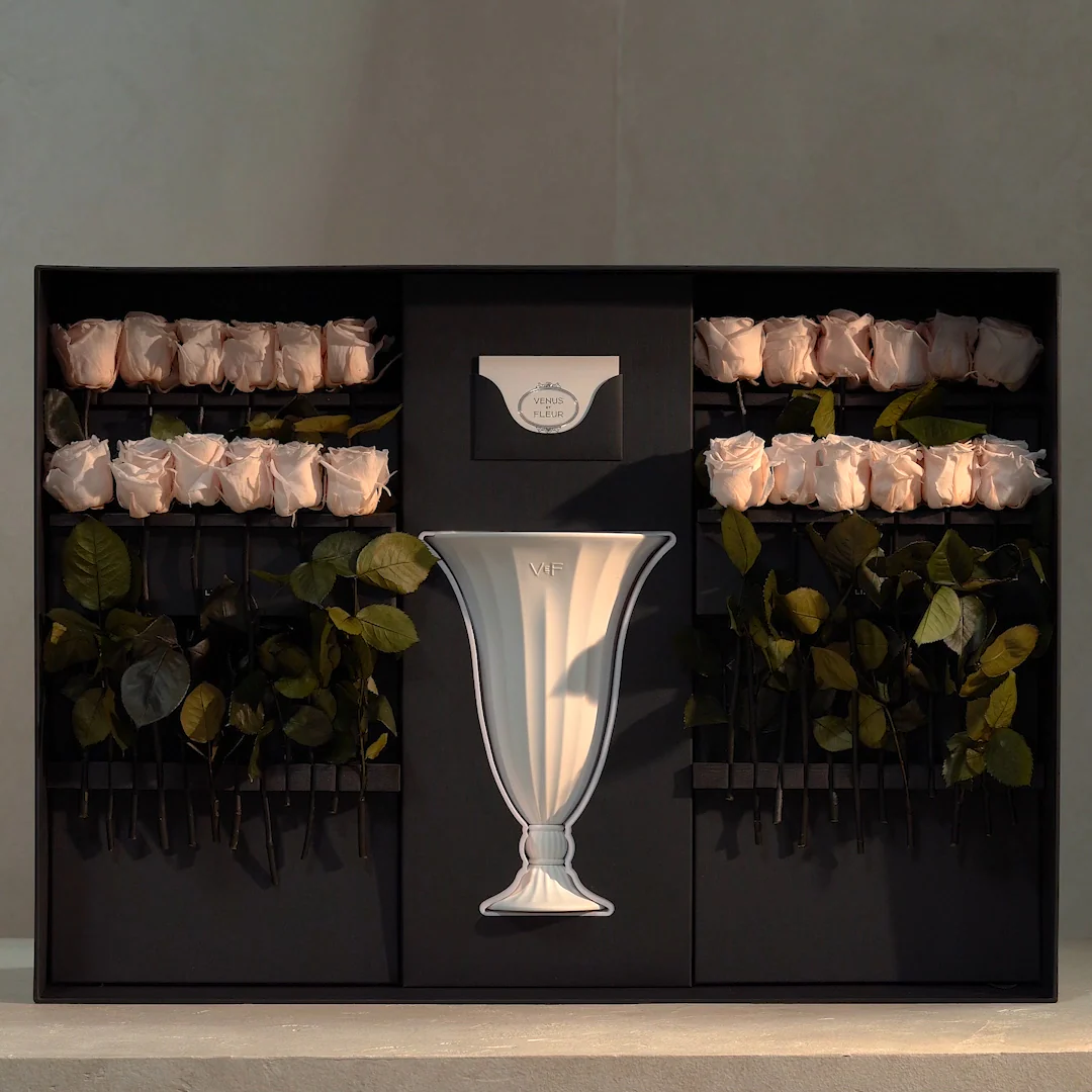 Aphrodite Porcelain Vase - Image 9