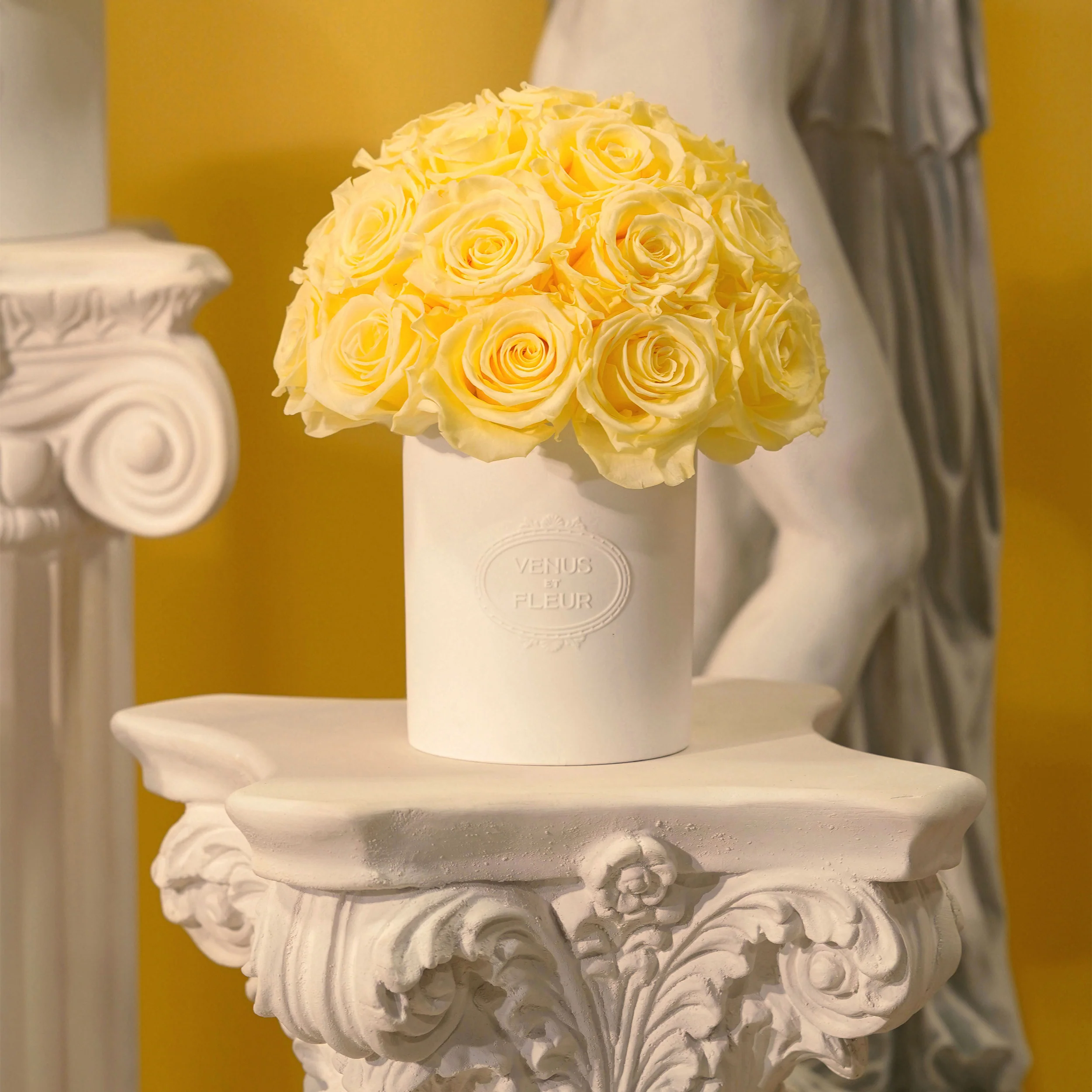 Fleura Porcelain Vase - Image 11