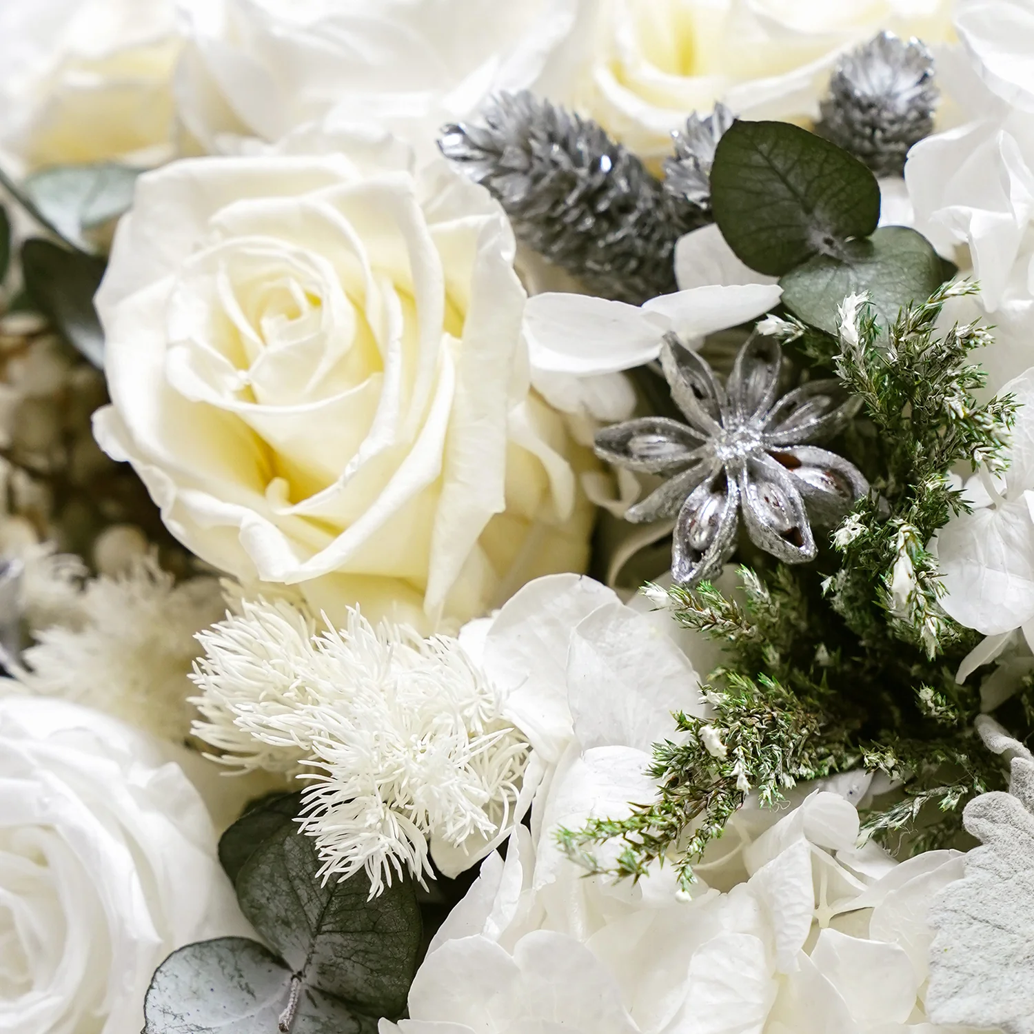 Thalia Porcelain Vase - Image 5